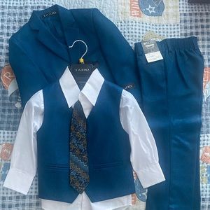 NEW (with tags) Tazio brand 5-piece suit for toddler, size 2